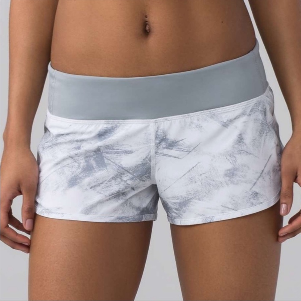 Lululemon speed up shorts 2.5”